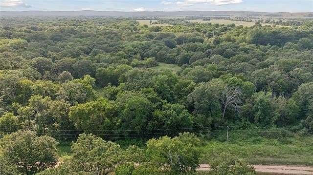 5 Acres of Residential Land for Sale in Henryetta, Oklahoma