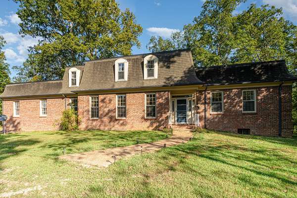 8.88 Acres of Residential Land with Home for Sale in Dickson, Tennessee