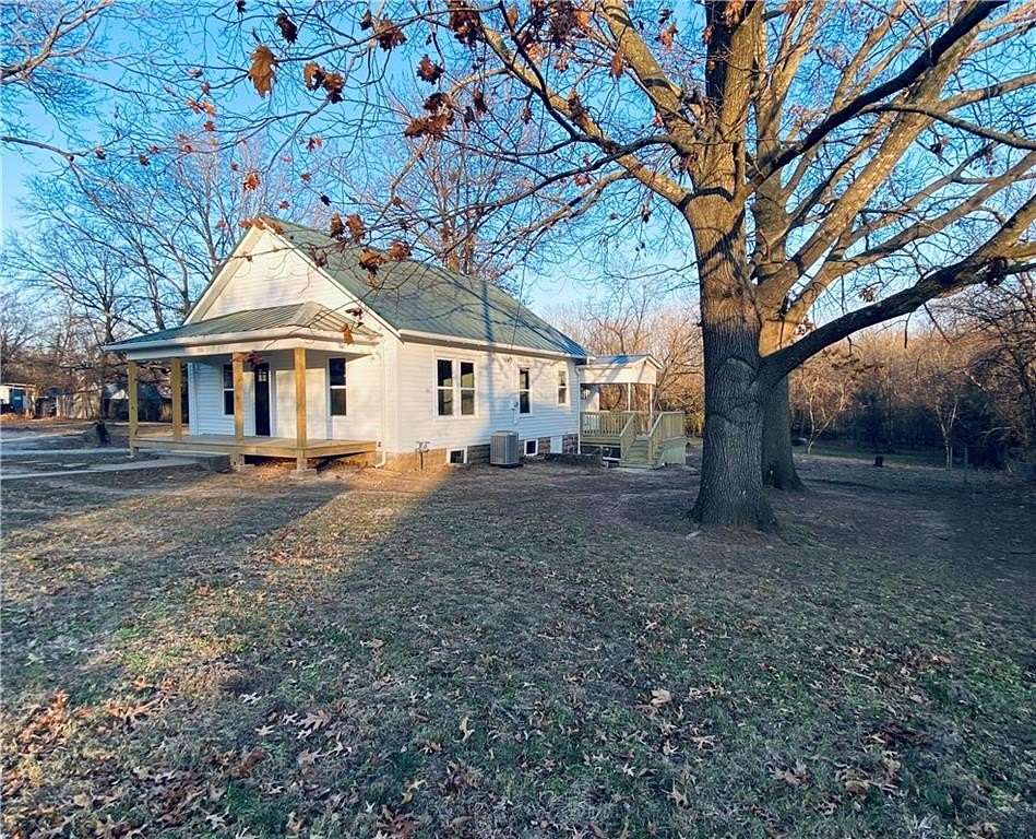 3.5 Acres of Residential Land with Home for Sale in Sweet Springs, Missouri