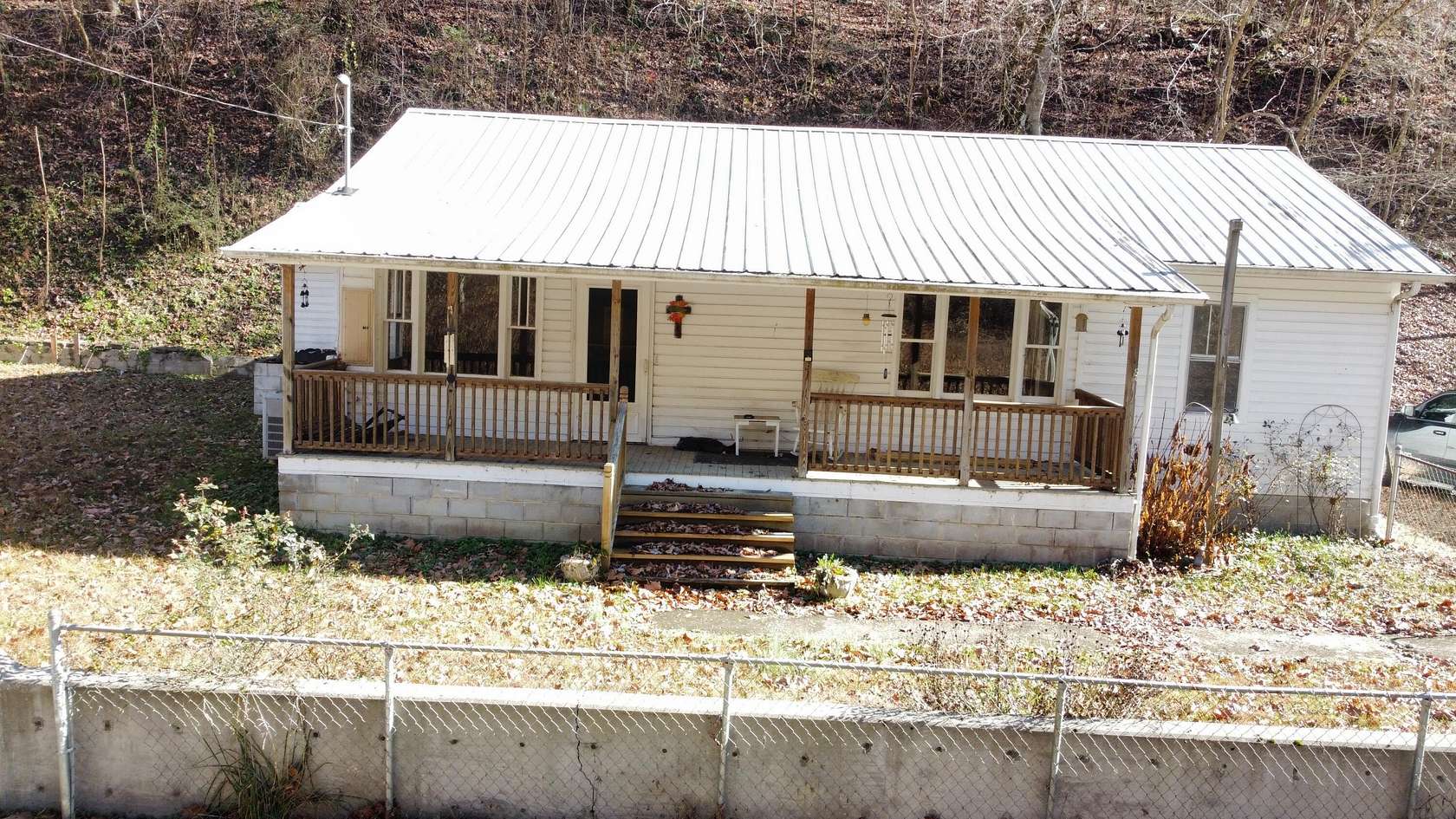 31.9 Acres of Recreational Land with Home for Sale in Jackson, Kentucky