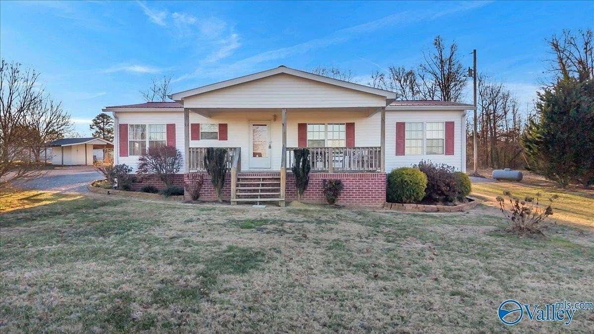 1.6 Acres of Residential Land with Home for Sale in Fort Payne, Alabama