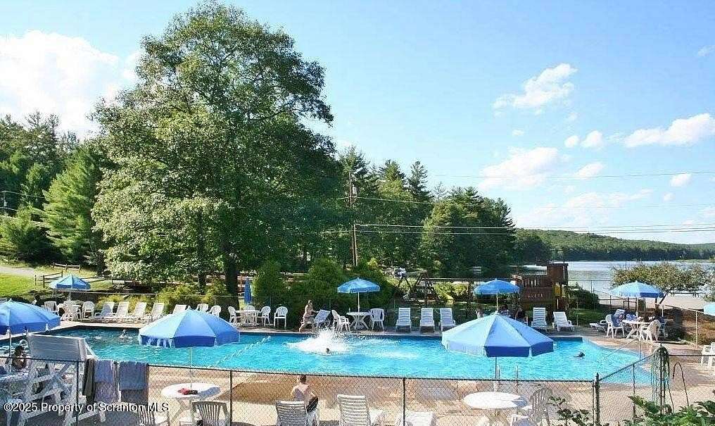 1 Acre of Residential Land for Sale in Hawley, Pennsylvania