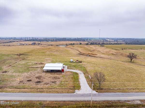 33 Acres of Land for Sale in Baxter Springs, Kansas