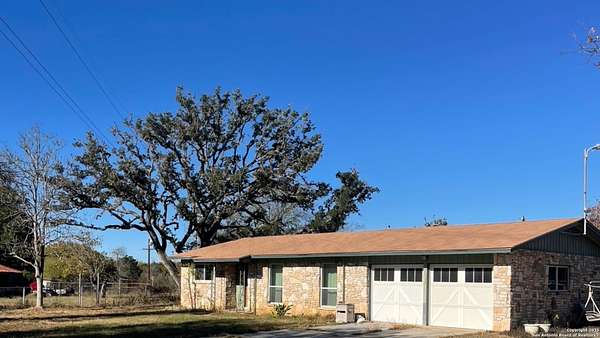 8 Acres of Residential Land with Home for Sale in Pipe Creek, Texas