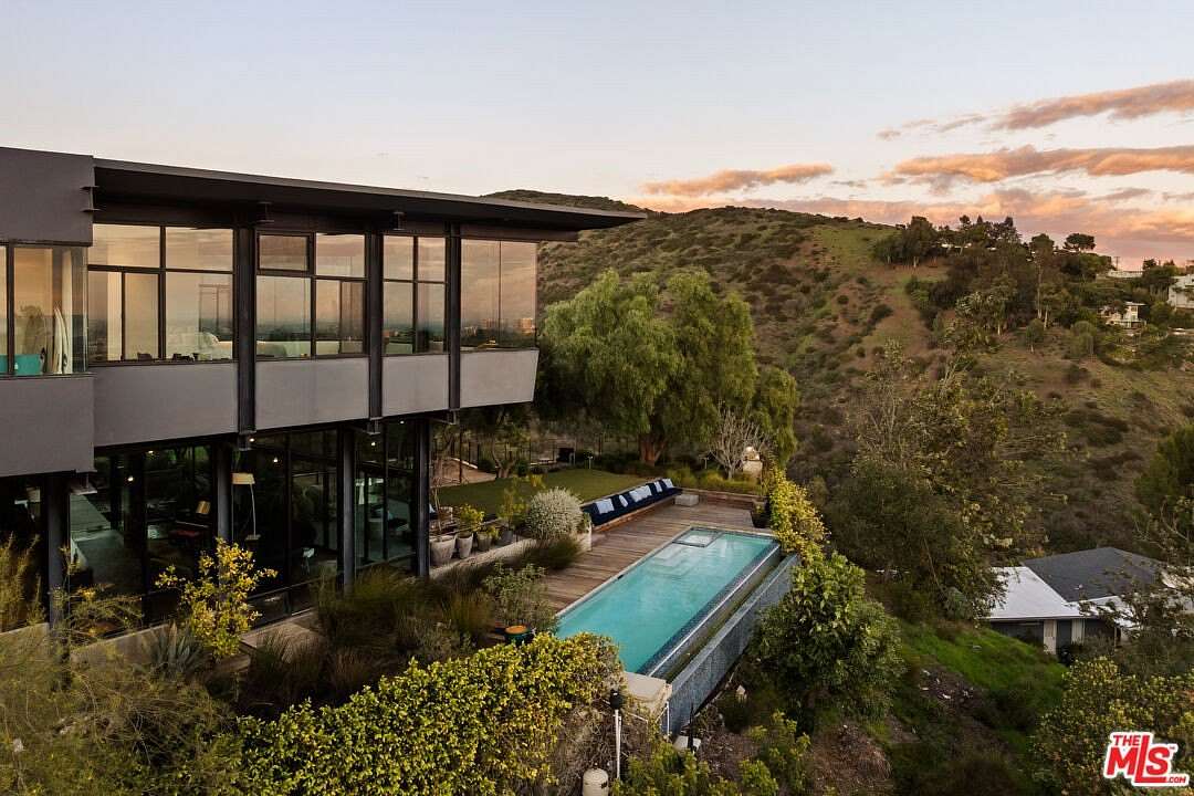 2.29 Acres of Residential Land with Home for Lease in Los Angeles, California