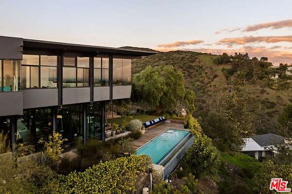 2.29 Acres of Residential Land with Home for Lease in Los Angeles, California