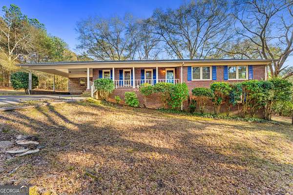 1.74 Acres of Residential Land with Home for Sale in Hartwell, Georgia