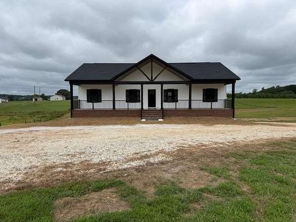 14.5 Acres of Land with Home for Sale in Appomattox, Virginia