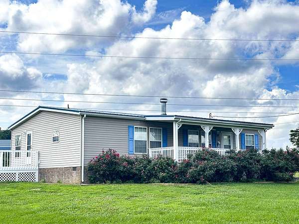 3.25 Acres of Residential Land with Home for Sale in Dandridge, Tennessee