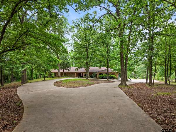 29 Acres of Land with Home for Sale in Winnsboro, Texas