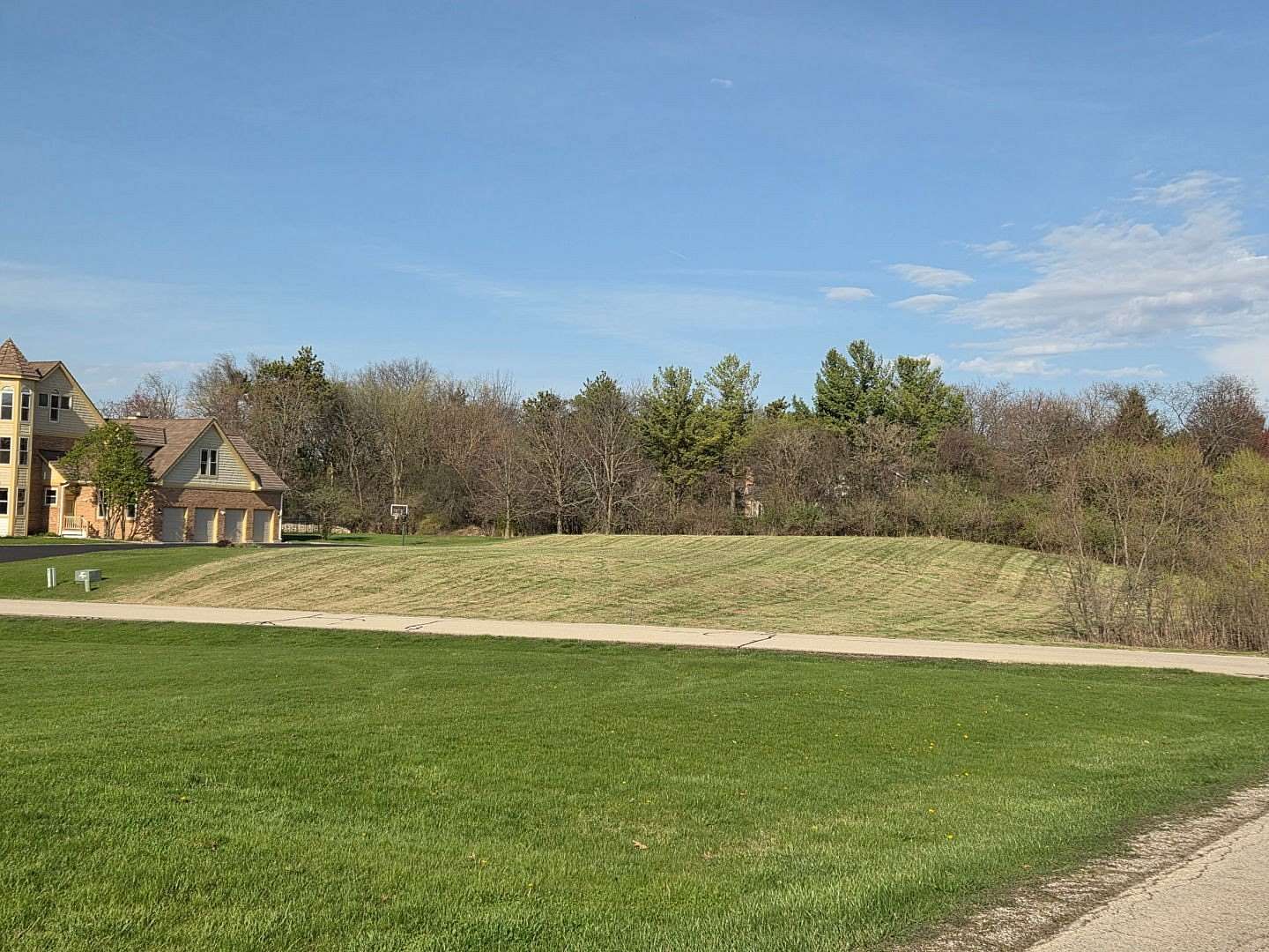 0.93 Acres of Residential Land for Sale in Woodstock, Illinois
