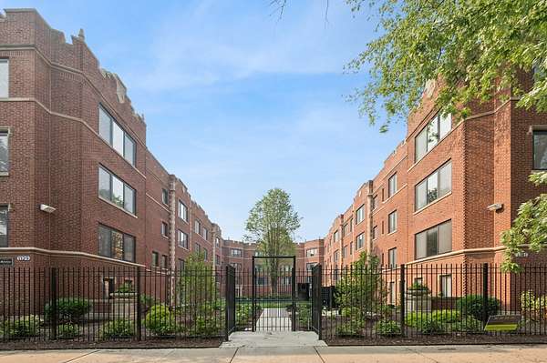 0.63 Acres of Residential Land with Home for Lease in Chicago, Illinois