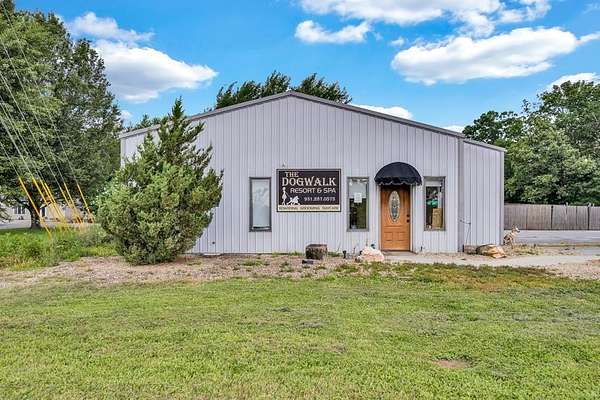 3.83 Acres of Improved Commercial Land for Sale in Crossville, Tennessee