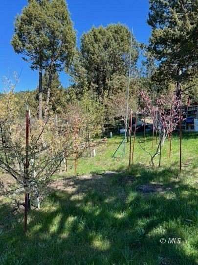 20.7 Acres of Land with Home for Sale in Alturas, California