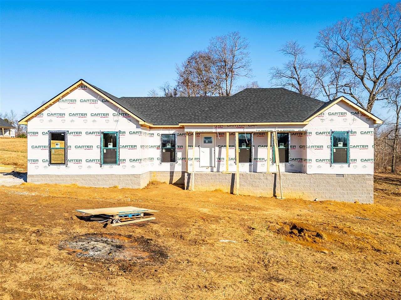 1.64 Acres of Residential Land with Home for Sale in Auburn, Kentucky