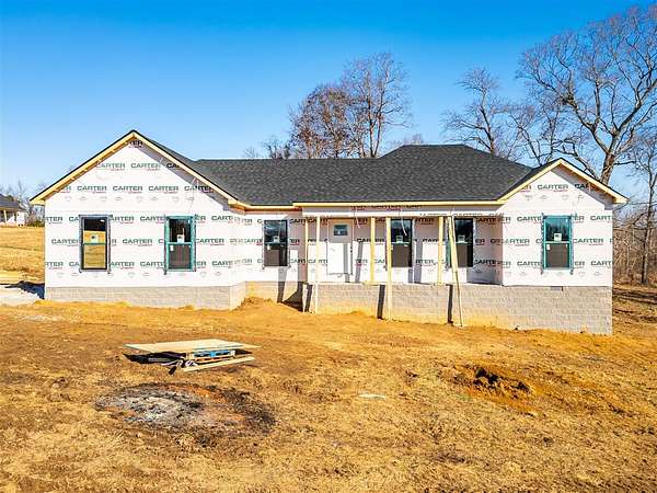 1.64 Acres of Residential Land with Home for Sale in Auburn, Kentucky