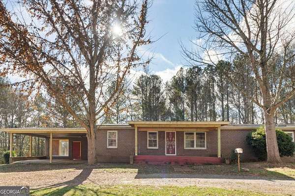 4.69 Acres of Residential Land with Home for Sale in Cedartown, Georgia