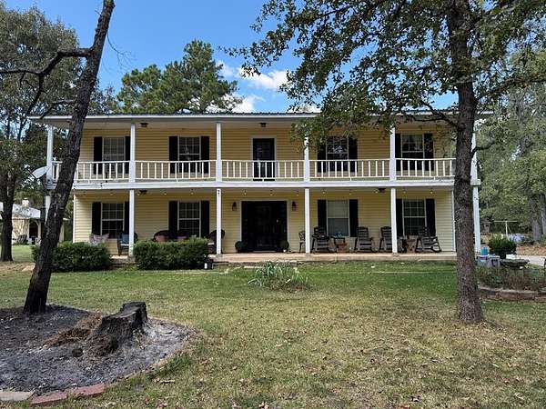 28 Acres of Land with Home for Sale in Elkhart, Texas