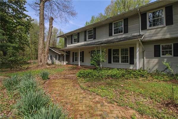 2 Acres of Residential Land with Home for Sale in Hubbard, Ohio