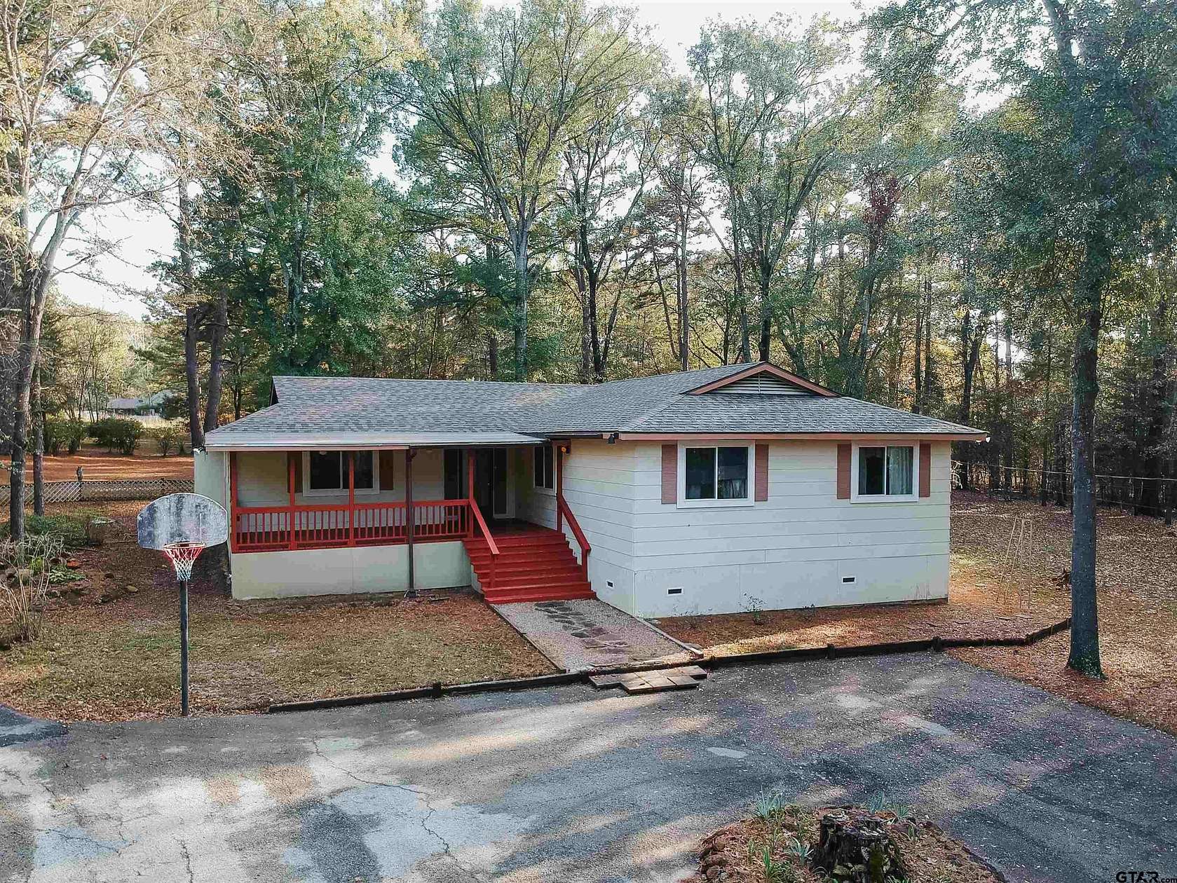 3.33 Acres of Residential Land with Home for Sale in Tyler, Texas