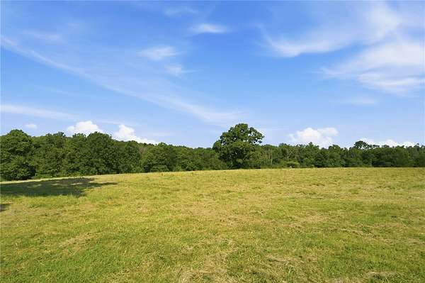 21 Acres of Recreational & Residential Land for Sale in Siloam Springs, Arkansas