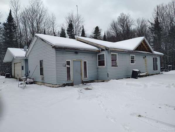 1.5 Acres of Residential Land with Home for Sale in Gladstone, Michigan