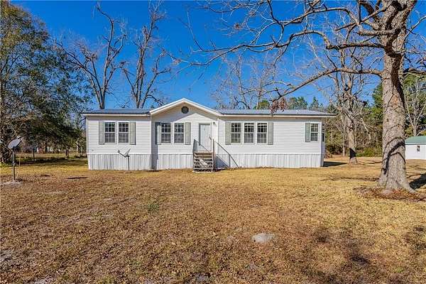 1.65 Acres of Land with Home for Sale in Waycross, Georgia