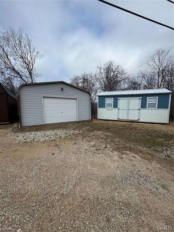 2 Acres of Improved Commercial Land for Sale in St. Robert, Missouri