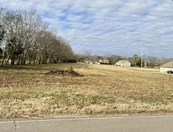 1.76 Acres of Residential Land for Sale in Unionville, Tennessee