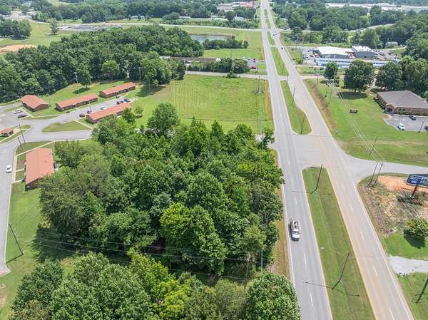 1 Acre of Commercial Land for Sale in Dickson, Tennessee