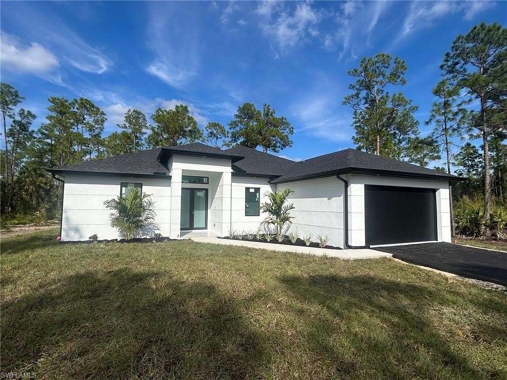 2.5 Acres of Residential Land with Home for Sale in Naples, Florida