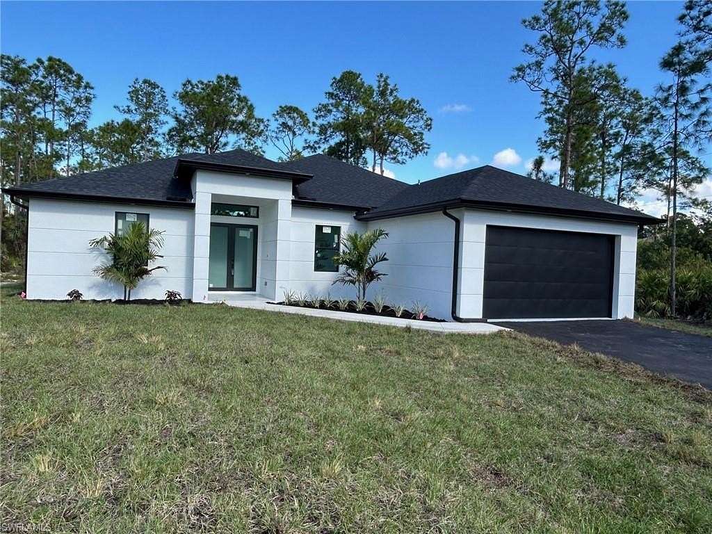 2.5 Acres of Residential Land with Home for Sale in Naples, Florida