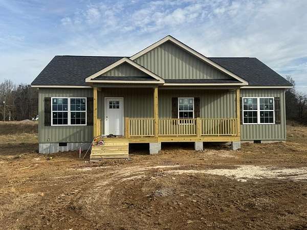 2 Acres of Residential Land with Home for Sale in Dalton, Georgia