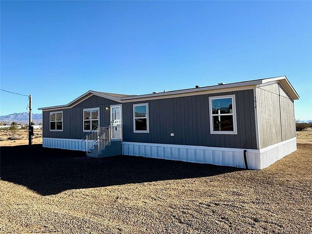 1.53 Acres of Residential Land with Home for Sale in Golden Valley, Arizona