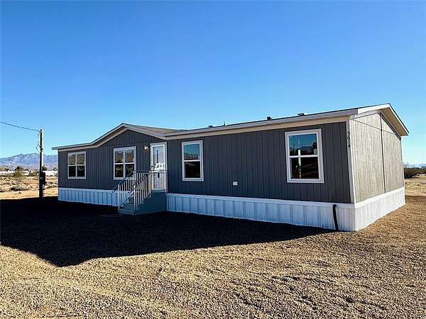 1.53 Acres of Residential Land with Home for Sale in Golden Valley, Arizona