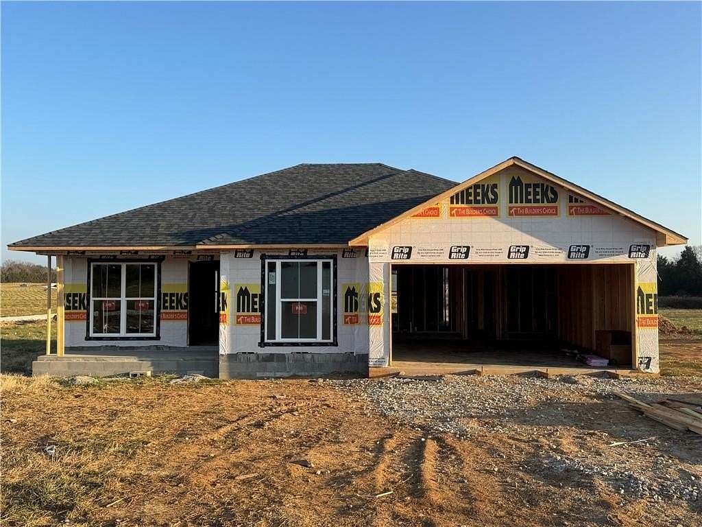 2.22 Acres of Residential Land with Home for Sale in Harrison, Arkansas