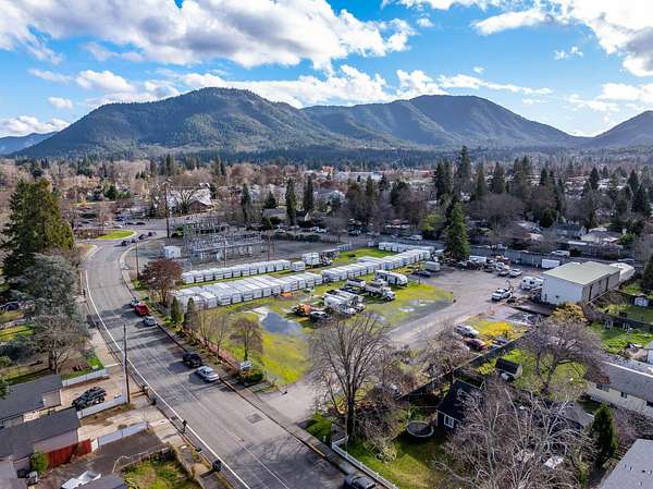 2 Acres of Mixed-Use Land for Sale in Grants Pass, Oregon