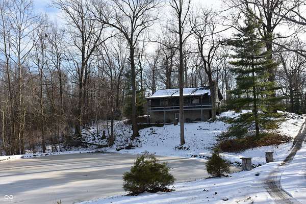 5 Acres of Residential Land with Home for Sale in Mooresville, Indiana