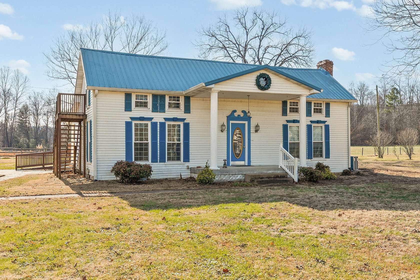 1.67 Acres of Improved Mixed-Use Land for Lease in Dover, Tennessee