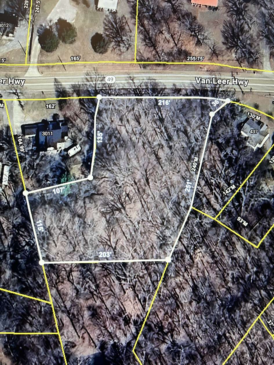 1.29 Acres of Residential Land for Sale in Charlotte, Tennessee