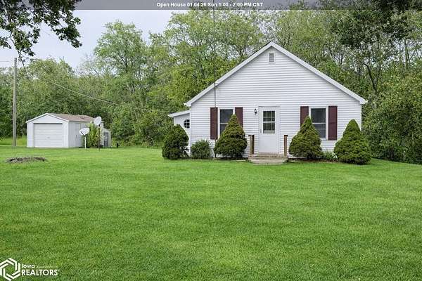 2 Acres of Residential Land with Home for Sale in Keokuk, Iowa