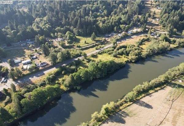 0.85 Acres of Commercial Land for Sale in Coquille, Oregon