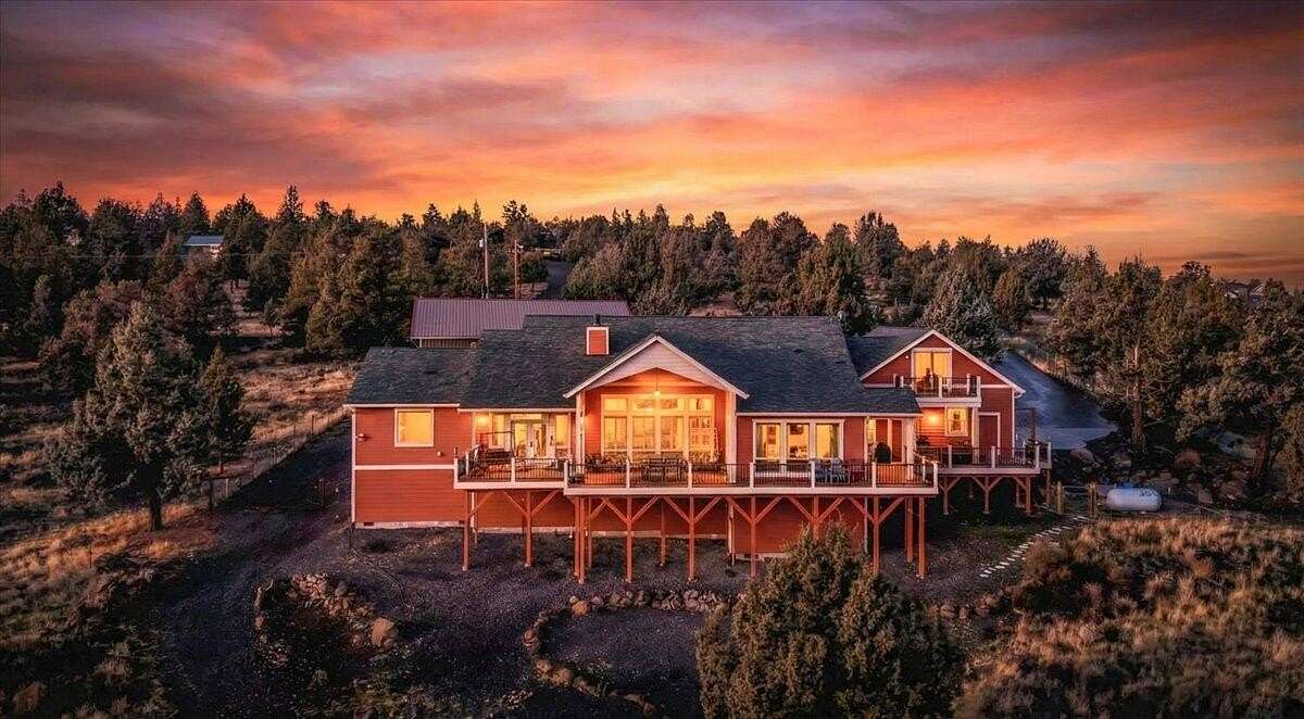 2.66 Acres of Residential Land with Home for Sale in Bend, Oregon