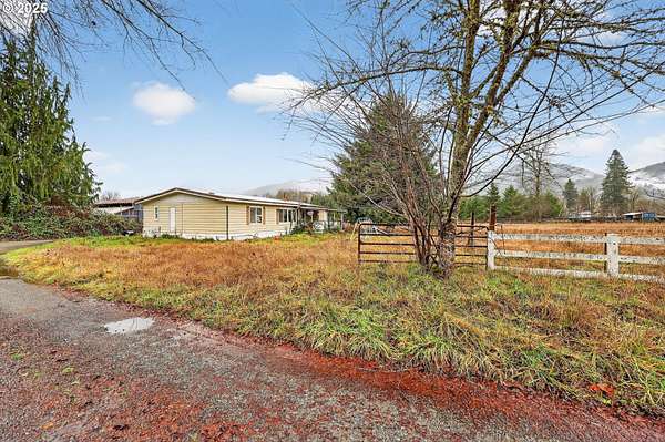 4.86 Acres of Residential Land with Home for Sale in Randle, Washington