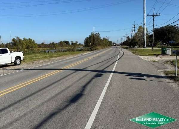 1 Acre of Residential Land for Sale in Lockport, Louisiana