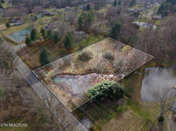 1.37 Acres of Residential Land for Sale in Crossville, Tennessee