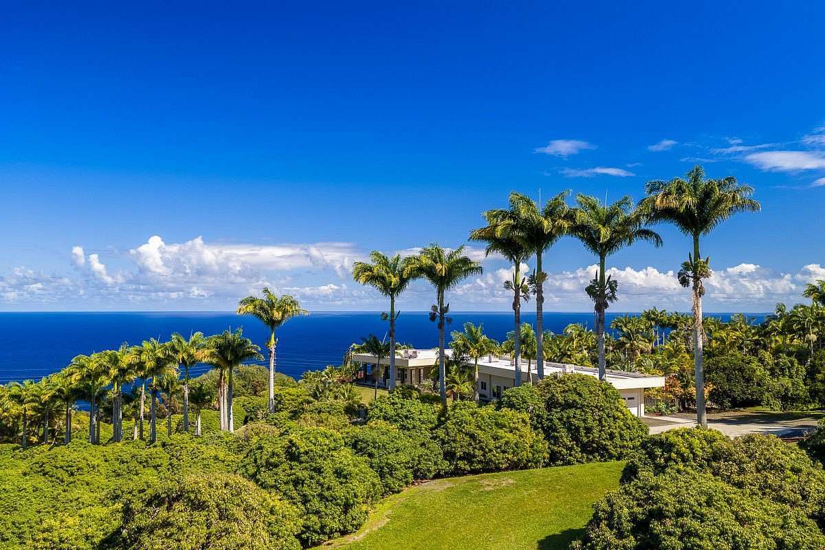 12.8 Acres of Land with Home for Sale in Pāpaʻaloa, Hawaii