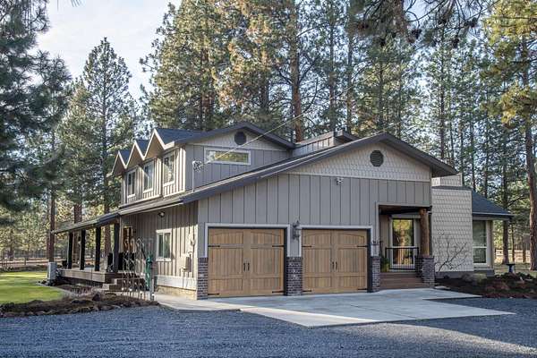 6.77 Acres of Land with Home for Sale in Sisters, Oregon