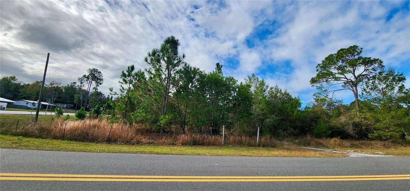 0.88 Acres of Residential Land for Sale in Eustis, Florida
