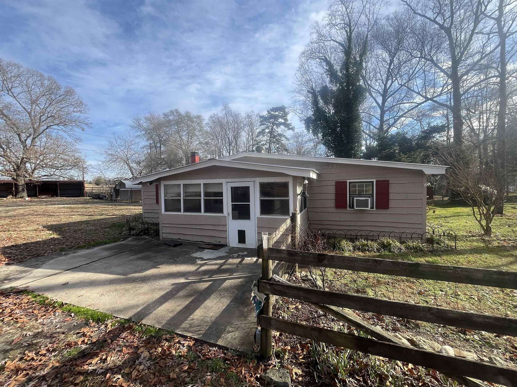 4.78 Acres of Residential Land with Home for Sale in Chesnee, South Carolina